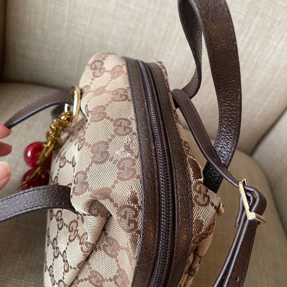 Authentic Gucci vintage GG canvas mini bag 124542.2888 - Picture 5 of 15